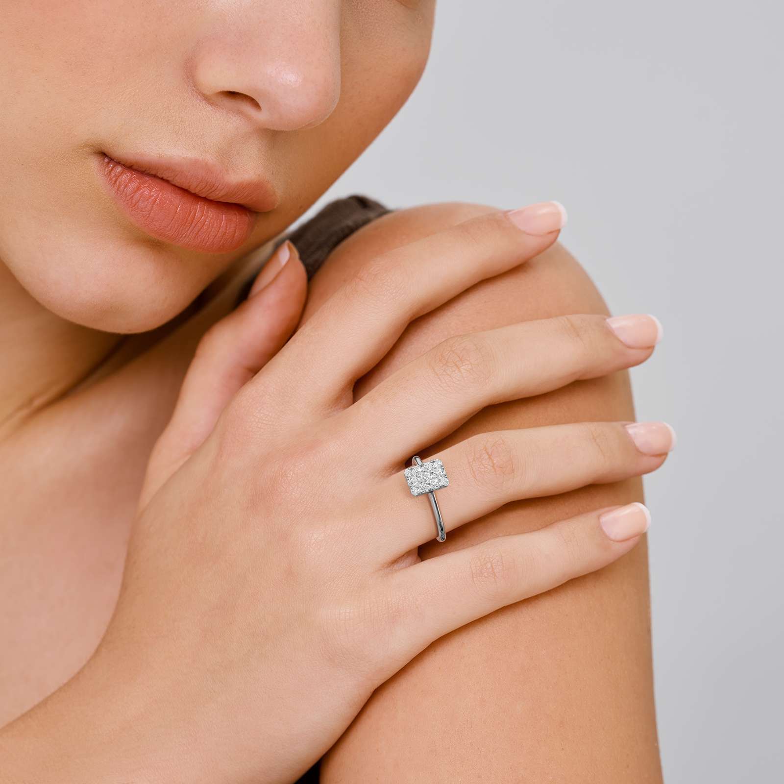 Emerald Glory Diamond Ring